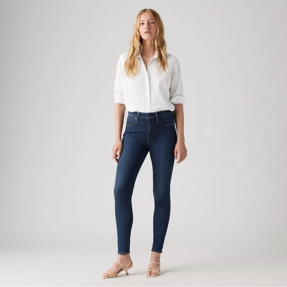Levi’s 721 High Rise Dark Wash Jeans
